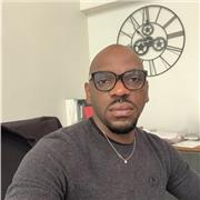 Insegnante di francese titolare di master in diritto degli affari obtenu con il massimo di voti primo della promozione